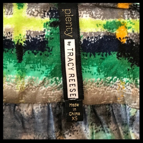 Flattering Tracy Reese Aven dress. - Picture 3 of 4